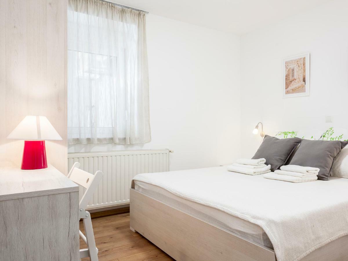 Oliva 4 Stars Apartamento Zagreb Exterior foto