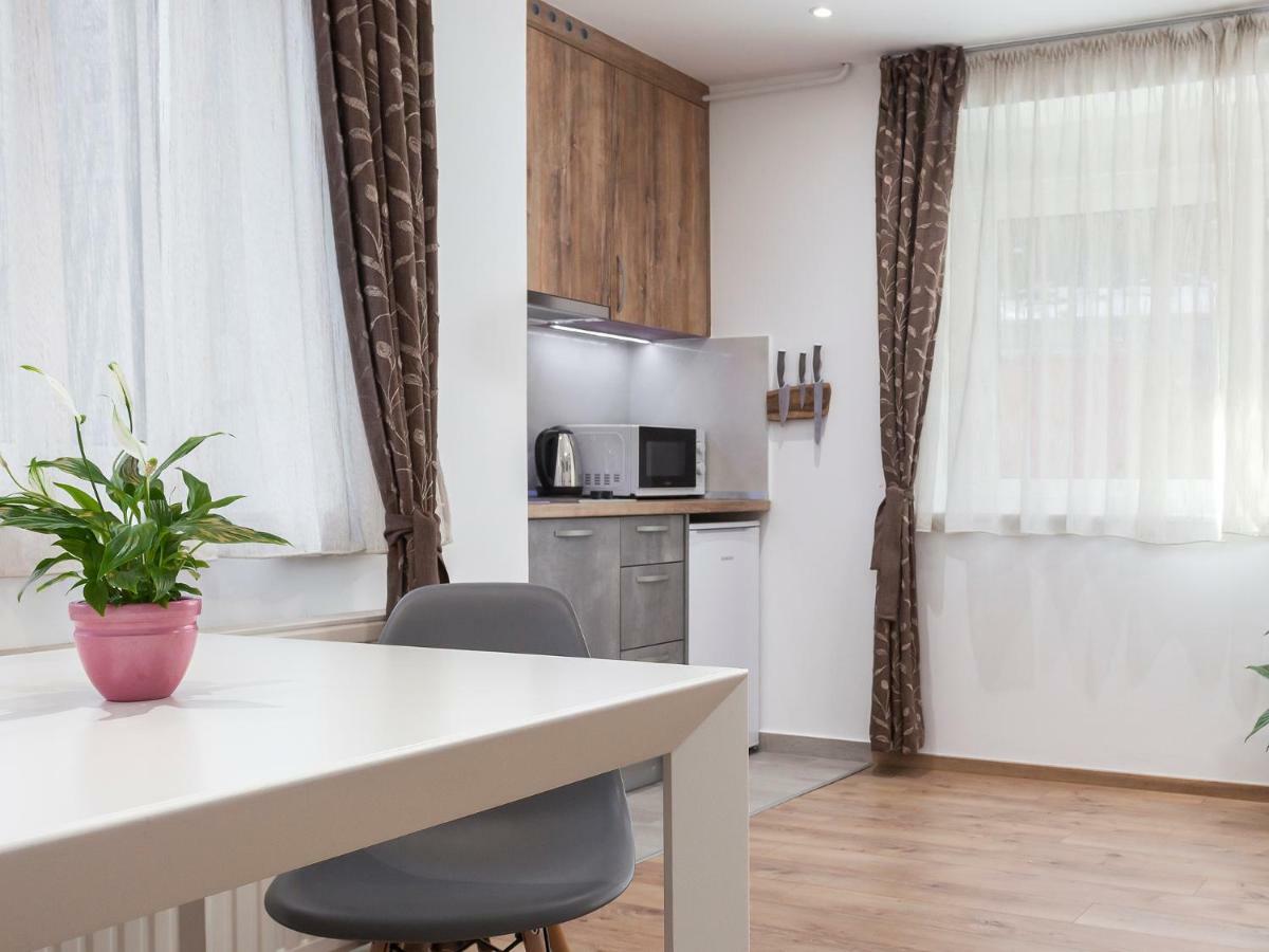 Oliva 4 Stars Apartamento Zagreb Exterior foto